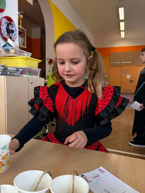 Karneval ve škole a školce, fotka 18 z 46
