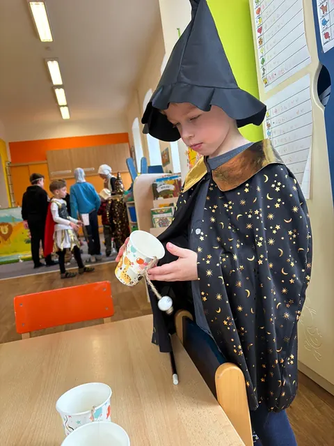 Karneval ve škole a školce, fotka 39 z 46