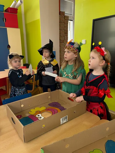 Karneval ve škole a školce, fotka 41 z 46