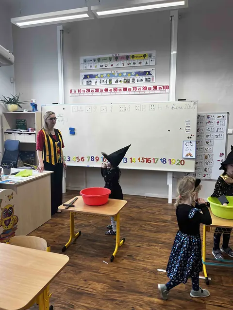 Karneval ve škole a školce, fotka 8 z 46