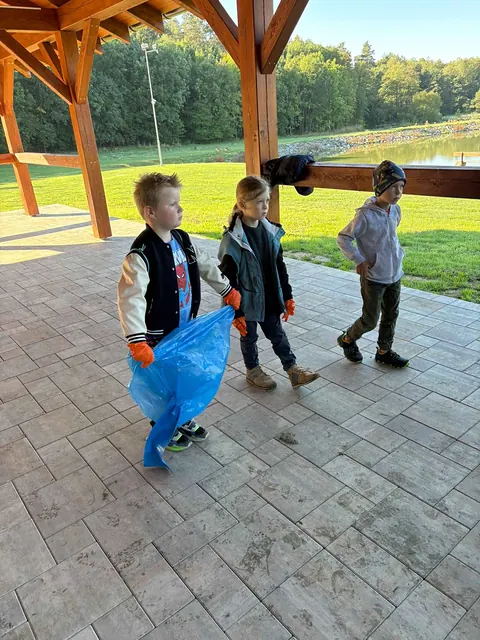 Sbírání odpadků, fotka 17 z 24